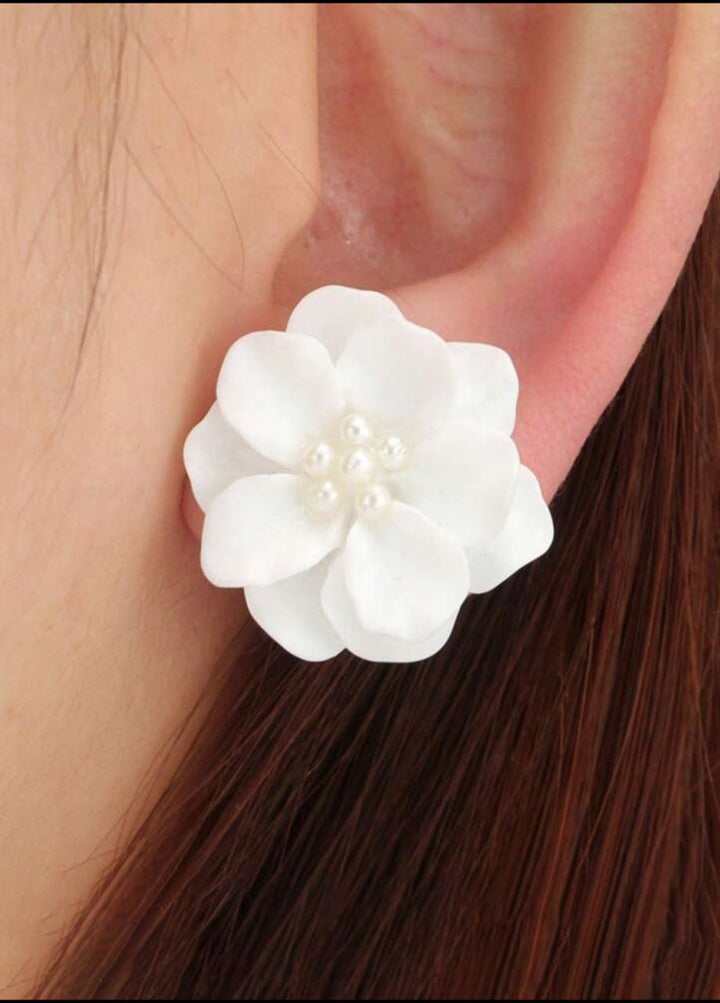 1 Pair Minimalist Versatile Exaggerated Camellia Flower & Pearl Stud Earrings, Elegant For Women